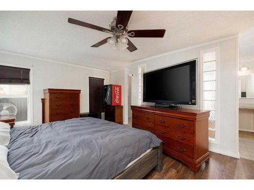 182 Cedar Street, Fort Mcmurray, AB - Indoor Photo Showing Bedroom