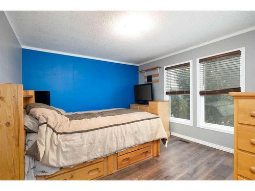 182 Cedar Street, Fort Mcmurray, AB - Indoor Photo Showing Bedroom