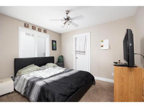 180 Mountain Avens Crescent, Fort Mcmurray, AB - Indoor Photo Showing Bedroom