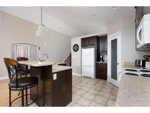 180 Mountain Avens Crescent, Fort Mcmurray, AB - Indoor Photo Showing Kitchen