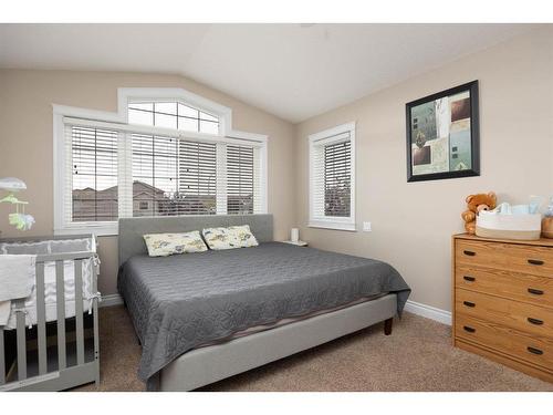 180 Mountain Avens Crescent, Fort Mcmurray, AB - Indoor Photo Showing Bedroom