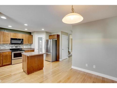 109 Huckleberry Street, Fort Mcmurray, AB - Indoor Photo Showing Kitchen