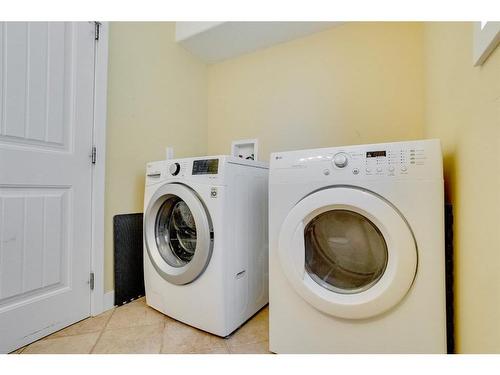 109 Huckleberry Street, Fort Mcmurray, AB - Indoor Photo Showing Laundry Room