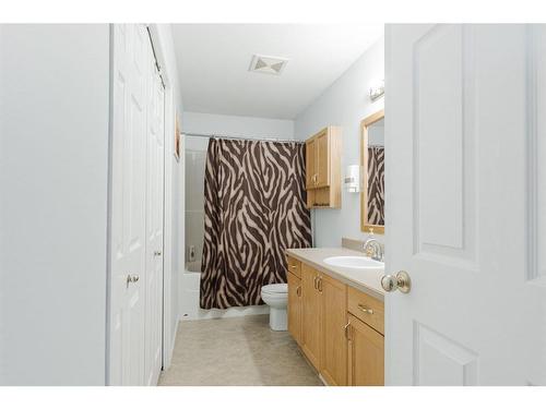 180 Webb Drive, Fort Mcmurray, AB - Indoor Photo Showing Bathroom