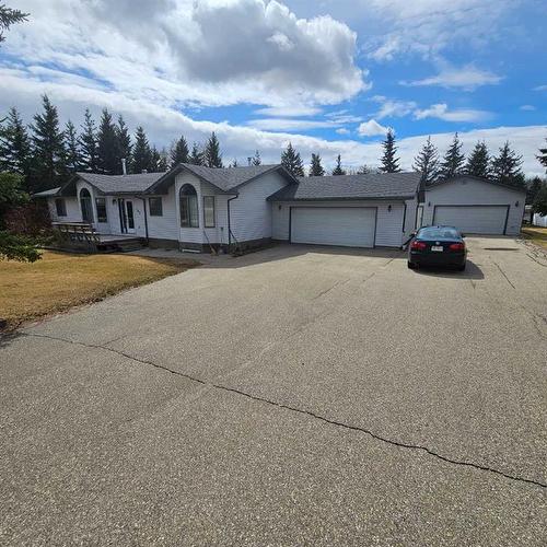 103 Laura'S Spruce Dr, Lac La Biche, AB - Outdoor