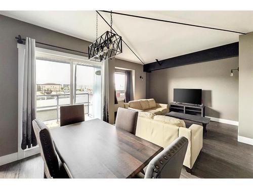 309-8026 Franklin Avenue, Fort Mcmurray, AB - Indoor Photo Showing Dining Room