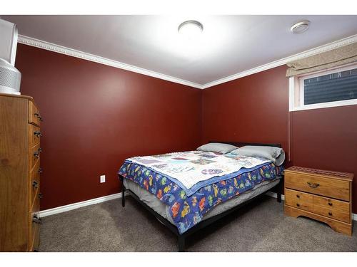 108 Swanson Crescent, Fort Mcmurray, AB - Indoor Photo Showing Bedroom