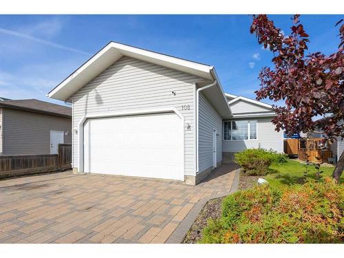 108 Swanson Crescent, Fort Mcmurray, AB - Outdoor