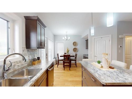 836 Athabasca Avenue, Fort Mcmurray, AB - Indoor Photo Showing Kitchen With Double Sink