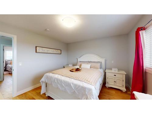 836 Athabasca Avenue, Fort Mcmurray, AB - Indoor Photo Showing Bedroom