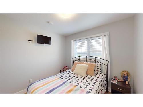 836 Athabasca Avenue, Fort Mcmurray, AB - Indoor Photo Showing Bedroom