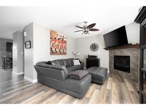 105-401 Athabasca Avenue, Fort Mcmurray, AB - Indoor Photo Showing Living Room With Fireplace