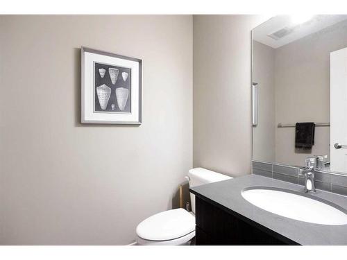 105-401 Athabasca Avenue, Fort Mcmurray, AB - Indoor Photo Showing Bathroom