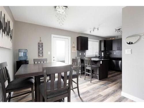 105-401 Athabasca Avenue, Fort Mcmurray, AB - Indoor Photo Showing Dining Room