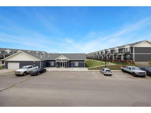 105-401 Athabasca Avenue, Fort Mcmurray, AB - Outdoor