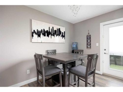 105-401 Athabasca Avenue, Fort Mcmurray, AB - Indoor Photo Showing Dining Room