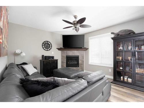 105-401 Athabasca Avenue, Fort Mcmurray, AB - Indoor Photo Showing Living Room With Fireplace