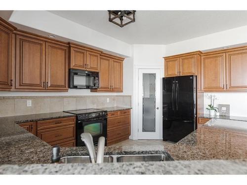 133 Gravelstone Way, Fort Mcmurray, AB - Indoor Photo Showing Kitchen