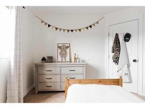 133 Gravelstone Way, Fort Mcmurray, AB - Indoor Photo Showing Bedroom