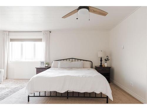 133 Gravelstone Way, Fort Mcmurray, AB - Indoor Photo Showing Bedroom