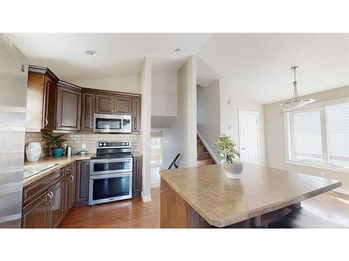 273 Rainbow Creek Drive, Fort Mcmurray, AB - Indoor Photo Showing Kitchen