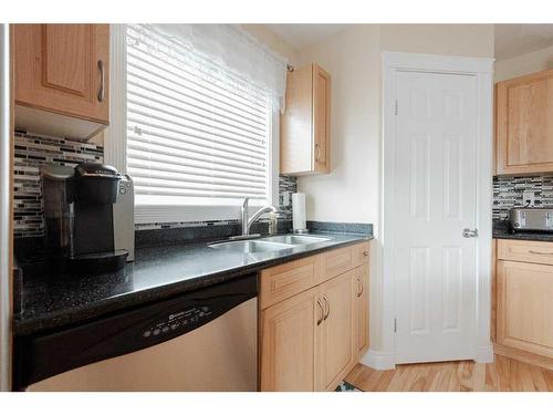 228 Coyote Crescent, Fort Mcmurray, AB - Indoor Photo Showing Kitchen With Double Sink