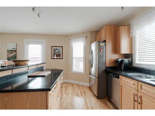 228 Coyote Crescent, Fort Mcmurray, AB - Indoor Photo Showing Kitchen