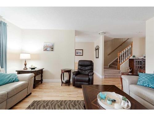 228 Coyote Crescent, Fort Mcmurray, AB - Indoor Photo Showing Living Room