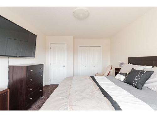 105 Crown Creek Lane, Fort Mcmurray, AB - Indoor Photo Showing Bedroom