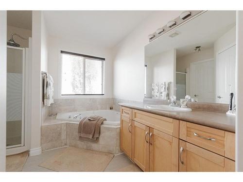 105 Crown Creek Lane, Fort Mcmurray, AB - Indoor Photo Showing Bathroom