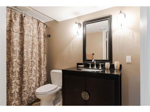 105 Crown Creek Lane, Fort Mcmurray, AB - Indoor Photo Showing Bathroom