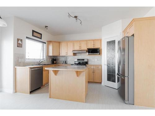 105 Crown Creek Lane, Fort Mcmurray, AB - Indoor Photo Showing Kitchen With Stainless Steel Kitchen