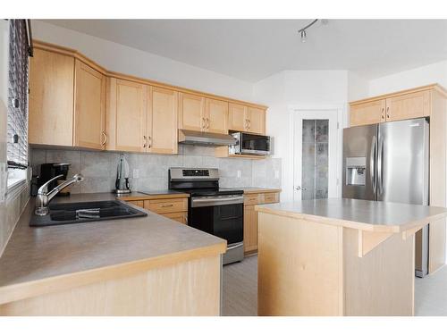 105 Crown Creek Lane, Fort Mcmurray, AB - Indoor Photo Showing Kitchen With Stainless Steel Kitchen