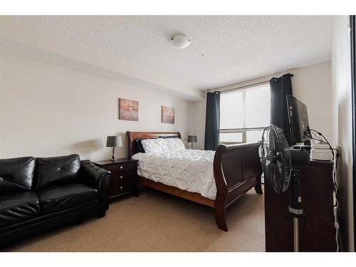 216-136A Sandpiper Road, Fort Mcmurray, AB - Indoor Photo Showing Bedroom