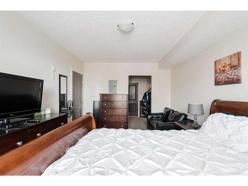 216-136A Sandpiper Road, Fort Mcmurray, AB - Indoor Photo Showing Bedroom