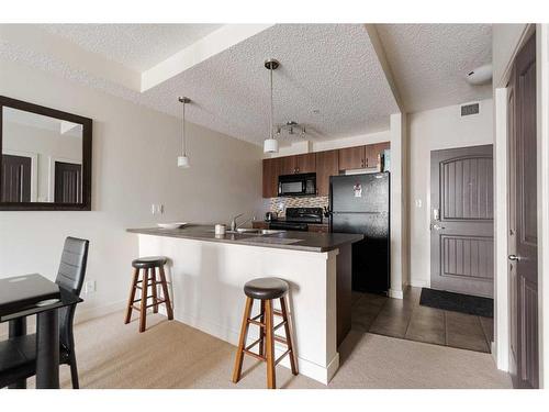 216-136A Sandpiper Road, Fort Mcmurray, AB - Indoor Photo Showing Kitchen