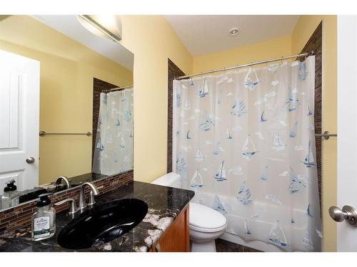 175 Heron Place, Fort Mcmurray, AB - Indoor Photo Showing Bathroom