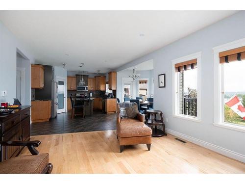 175 Heron Place, Fort Mcmurray, AB - Indoor Photo Showing Living Room