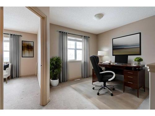 346 Grosbeak Way, Fort Mcmurray, AB - Indoor Photo Showing Office