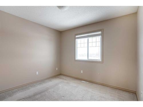 346 Grosbeak Way, Fort Mcmurray, AB - Indoor Photo Showing Other Room