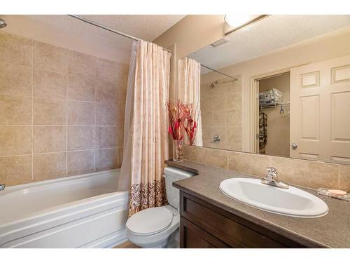 346 Grosbeak Way, Fort Mcmurray, AB - Indoor Photo Showing Bathroom