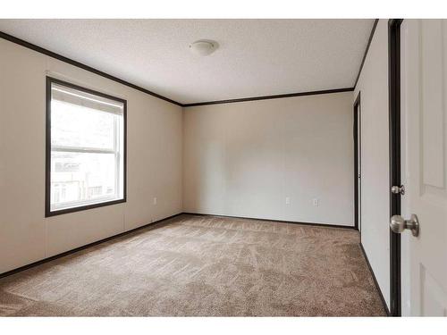 321 Grey Crescent, Fort Mcmurray, AB - Indoor Photo Showing Other Room