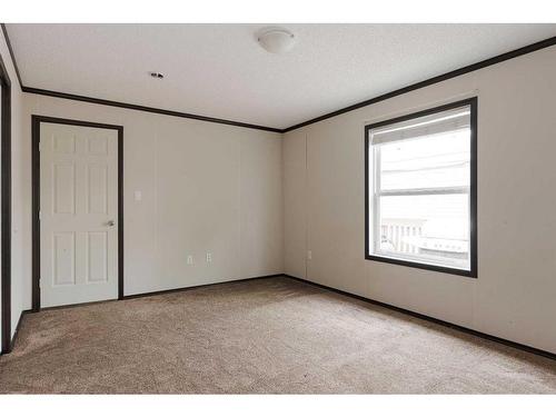 321 Grey Crescent, Fort Mcmurray, AB - Indoor Photo Showing Other Room