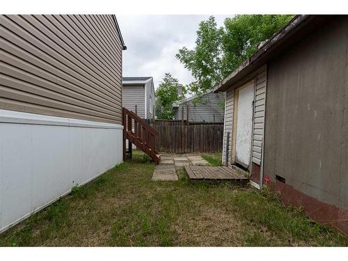 321 Grey Crescent, Fort Mcmurray, AB - Outdoor With Exterior