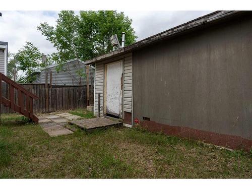 321 Grey Crescent, Fort Mcmurray, AB - Outdoor With Exterior