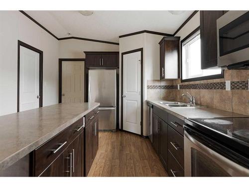 321 Grey Crescent, Fort Mcmurray, AB - Indoor Photo Showing Kitchen With Stainless Steel Kitchen With Double Sink