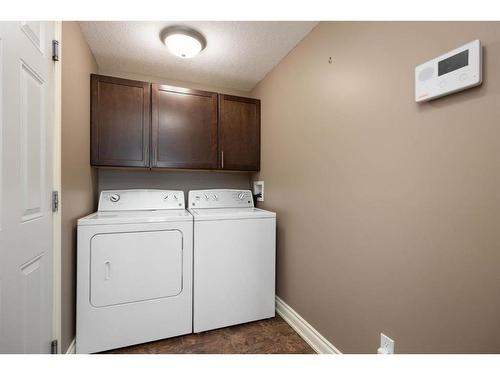 252 Crown Creek Lane, Fort Mcmurray, AB - Indoor Photo Showing Laundry Room