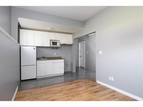 252 Crown Creek Lane, Fort Mcmurray, AB - Indoor Photo Showing Kitchen