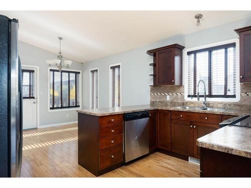 252 Crown Creek Lane, Fort Mcmurray, AB - Indoor Photo Showing Kitchen With Double Sink