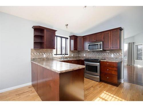 252 Crown Creek Lane, Fort Mcmurray, AB - Indoor Photo Showing Kitchen